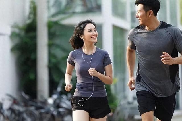 “新型婚姻关系”正在流行：男人乐意，女人很无奈，可怜的是孩子