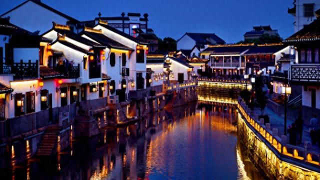 古镇寻“情”记