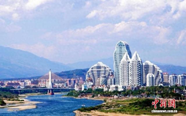 中老铁路“牵引”西双版纳文旅产业驶入快车道