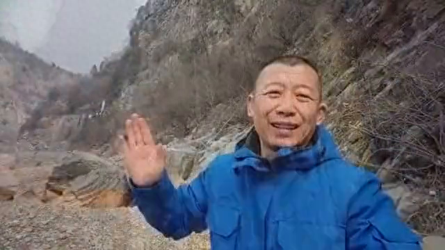 梦幻洞穴逃生（悬崖上发现神秘洞穴）