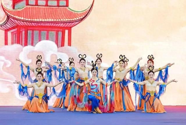 无需预约，每天四场！周末来七星岩看好戏连台