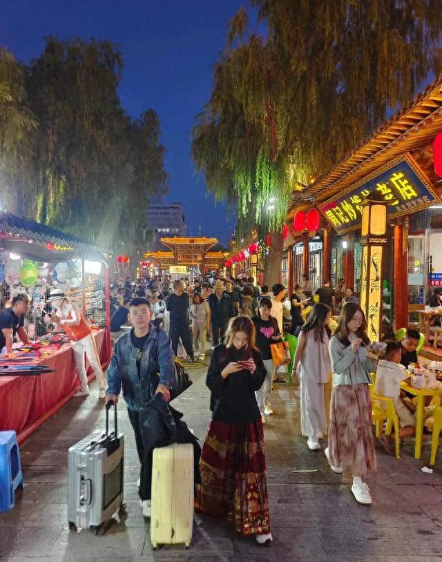 北京没想到，兰州也没想到，如今甘肃张掖，成了西北遛弯的好去处