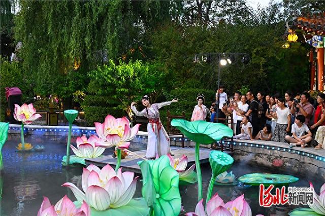 记者走基层｜夜游荣国府，一梦入红楼