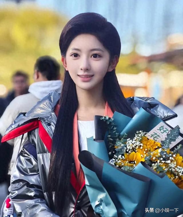 北京艺考第一胡馨怡，考试被当场擦妆五次素颜美到犯规 长相太标准