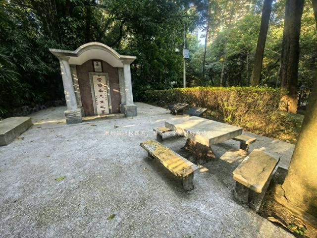 冬日到广州黄花岗访雷荫棠墓：因声讨陈炯明被暗害，附葬72烈士旁