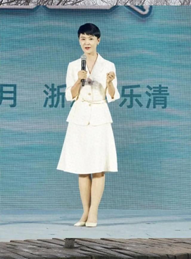 贺娇龙母校发文悼念：其学籍卡展现兰州求学足迹