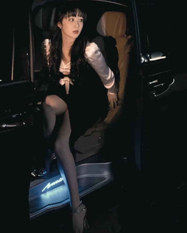 央媒发文！33岁杨紫高调官宣喜讯，网友：恭喜，终于等到了这一天