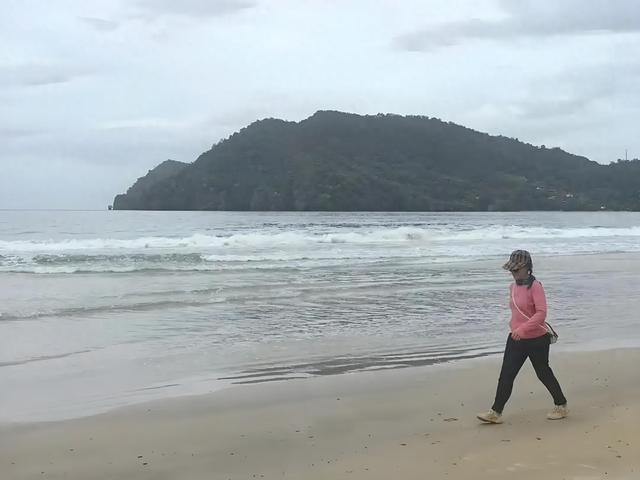 内陆云南惊现“沙滩”？韩国博主一晒，西方媒体脸疼吗？