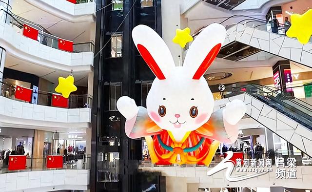 吕梁：双节同庆 沉浸式体验点燃消费热潮