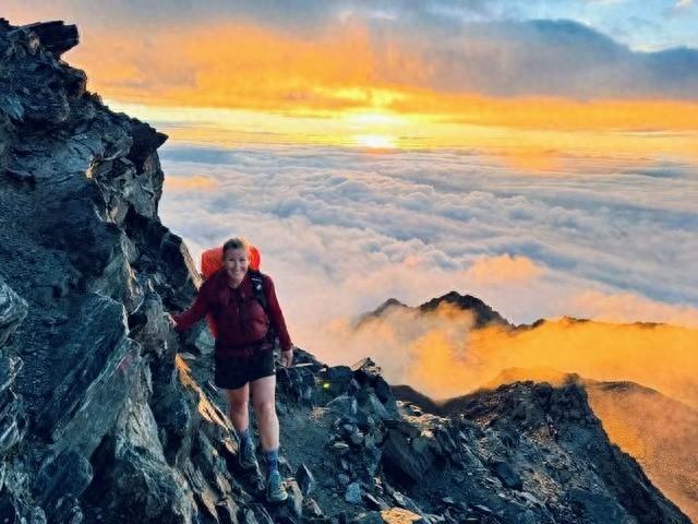 魂归雪山！53岁女登山家登顶后遇雪崩，挚爱怀中永别