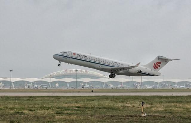 元旦入境游机票预订同比增三成 十大最爱景区北京占两席｜LIN眼相看