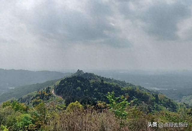 成都近郊，超级冷门徒步，山野藏流传已久的石屋，地铁公交直达！