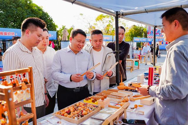 创意市集燃动南湖 青春力量赋能文旅新篇！南湖新区第三届创意市集火热开展