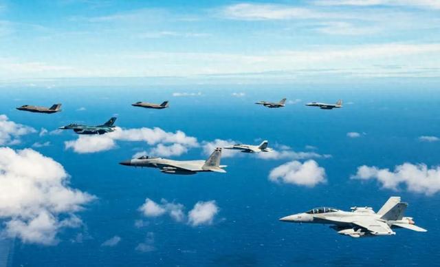 局势已经恶化，19国派兵堵门，解放军通告全球，中俄军方联手了