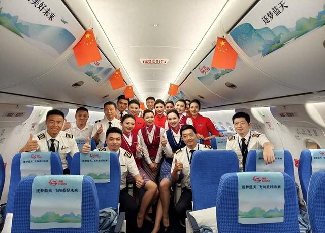 半两财经|一年承运46万人次！南航C919交出一周年亮眼成绩单