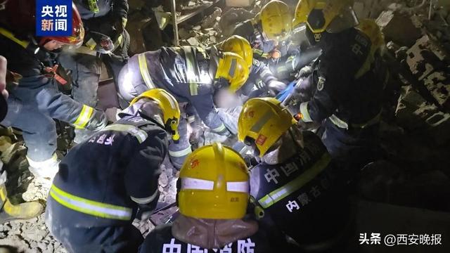 包钢厂区爆炸已有78人送医，爆炸事故波及范围较大，现场建筑受损严重，各类装备设备散落	，整体环境复杂严峻