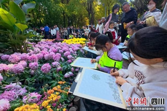 增值税发票透视成都秋假消费：亲子短途游成主力