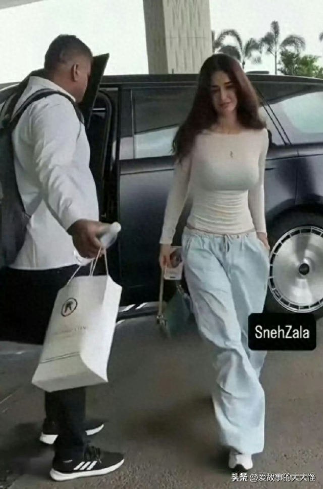 印度第一美人迪莎帕塔尼，身高175cm，体脂率只有12%