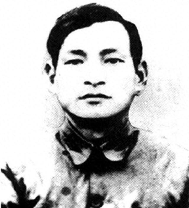 他是新中国任职时间最长的中央政治局常委，长子也是副国级