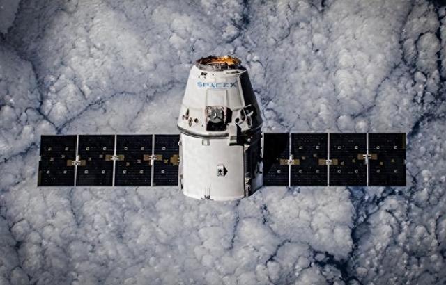 中国向全世界曝光：美国4400颗卫星，围堵中国空间站	，这是要干啥