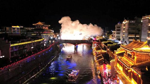 长汀：暑期文旅市场热力持续 千年古城“夜”态焕新引爆假期尾声