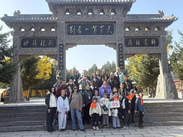 深秋洛阳引热潮！俄罗斯游学团沉浸式感受古都魅力