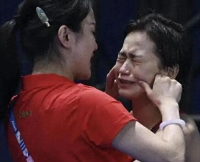 一个月没露面，全红婵变化显著，脸颊消瘦、情绪冷静，让人好心疼