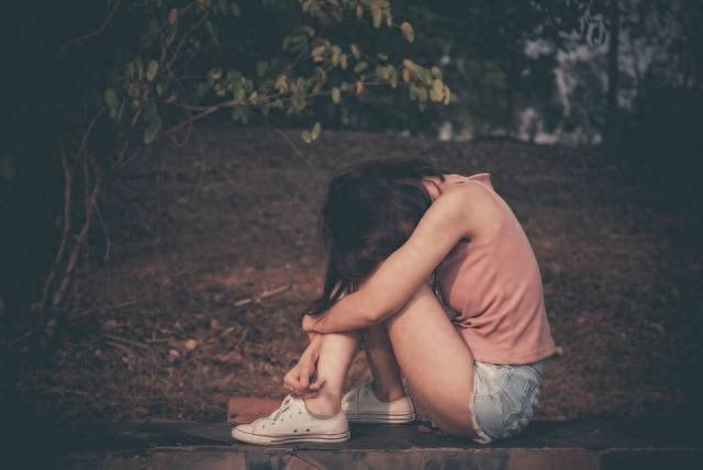 有内涵的女人微信签名大全（很有故事感的内涵女生签名 触碰心灵的女生签名）