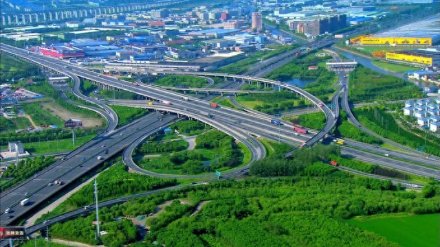 G60莘砖公路匝道工程实施，闵松公路拓至八车道，新桥镇改善交通促产城融合