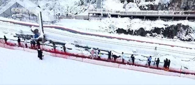“滑雪+”激活复合式需求释放消费潜力 创新场景“错峰夜滑”“南国雪乡”圈粉留人