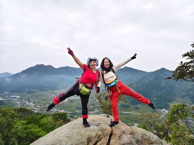 爬山就像人生只有坚持到最后才能看到最美的风景