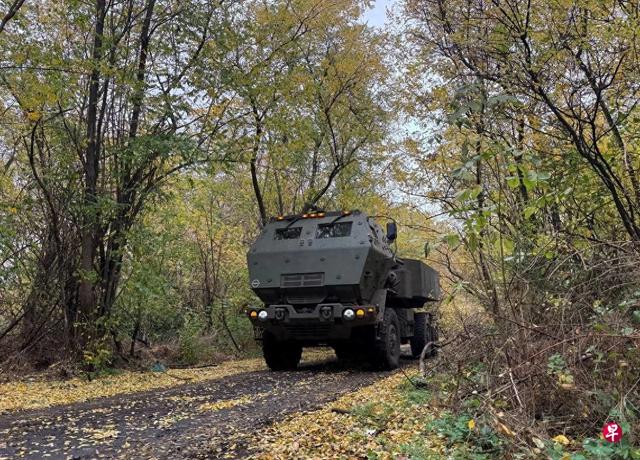 美政府停摆致50亿军售延迟,乌前线缺弹又遭能源打击,咋应对?