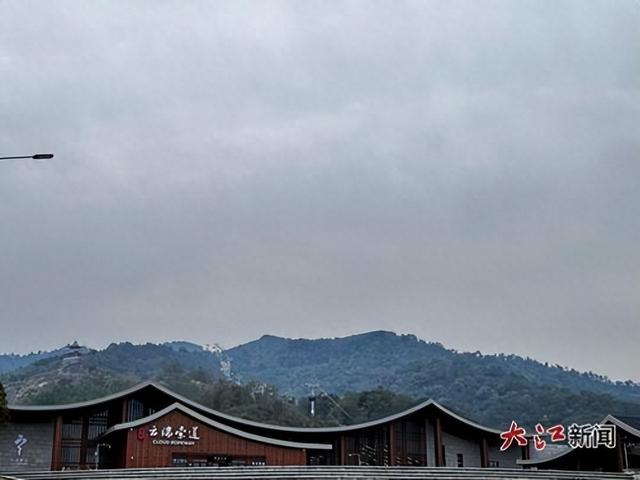 各种小店竞相涌现 索道成南昌梅岭景区创业风口？