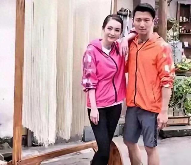 这般亲密互动，王菲看了能接受吗？全然不顾及旁人感受引争议！