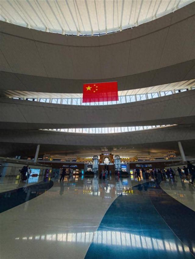 走进美丽新疆 | 从地窝堡到丝路国门