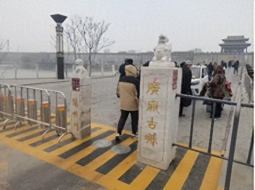 满袖成语带香归