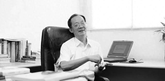 突发讣告！官网已变黑白