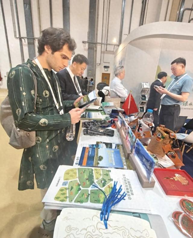 中国风景名胜区协会在2025 IUCN 世界自然保护大会上成功举办边会