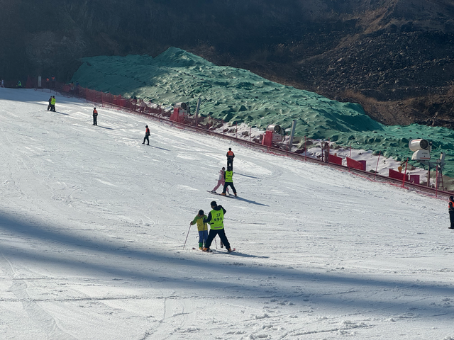 冬日“热”雪！磐安滑雪场周末迎客流高峰