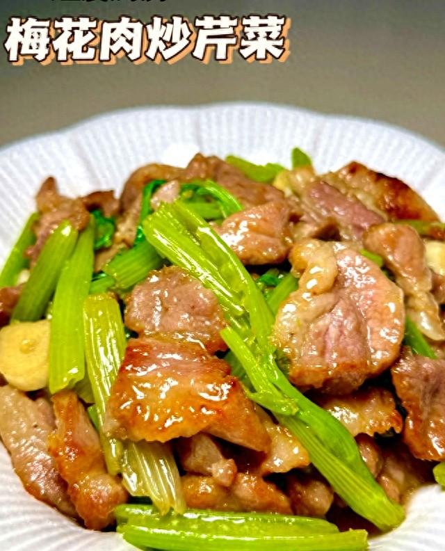 周末在亲戚家吃饭	，做了5道菜，太香了，忍不住抄了菜谱