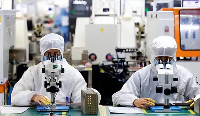 自断后路！央企采用国产芯片，美：你不进口，我们的芯片卖给谁？