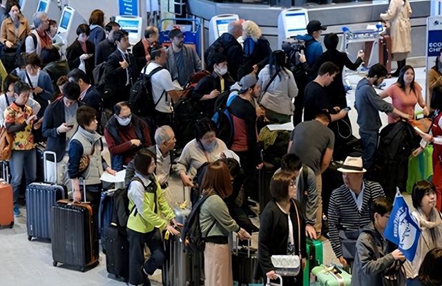 大量日本游客涌入北京，打着旅游幌子不去旅游不吃美食，为啥来？