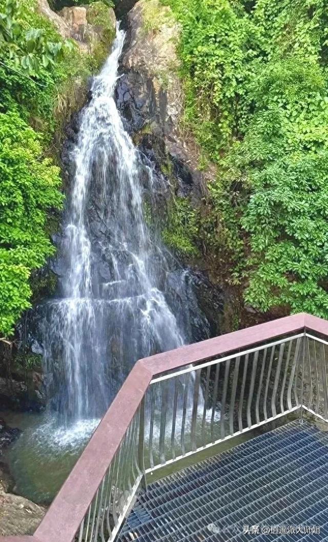 深圳市区不爬山的瀑布溯溪
