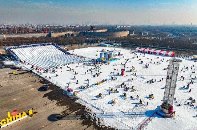 冰雪嘉年华乐享雪趣