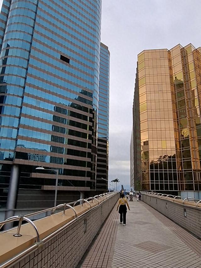 内地人在香港怎样支付公共交通？（地铁、巴士、轮渡）