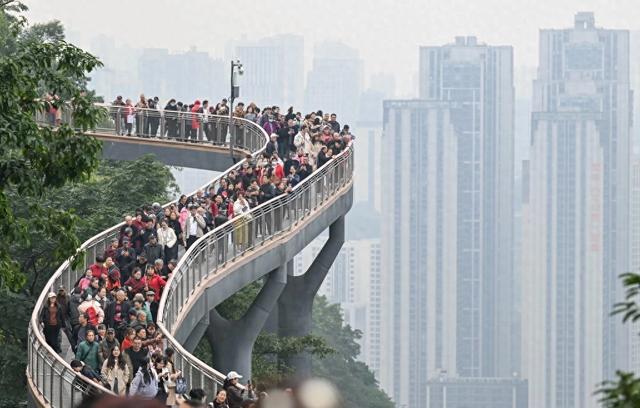 重庆鹅岭栈桥成为旅游新地标