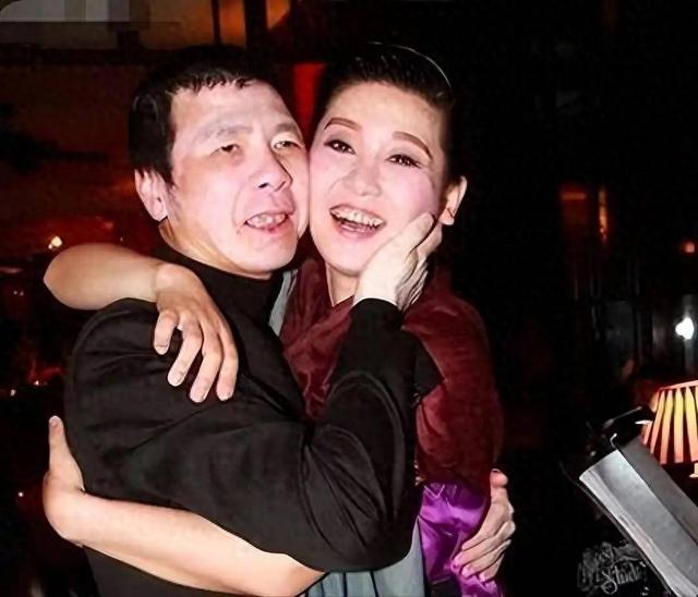 徐帆回应离婚五个月后，冯小刚再惹争议	，养女徐朵竟成了导火索