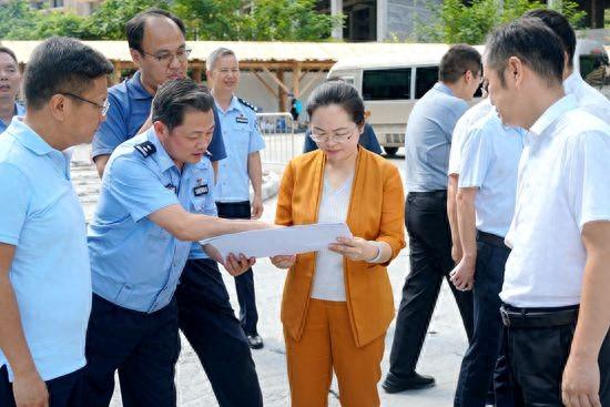 吴俞萍带队督导国庆节前旅游接待工作