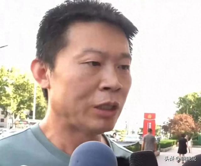 俩娃非亲生开庭结果出来了，网友：欺负人，大儿子：是他先不认我