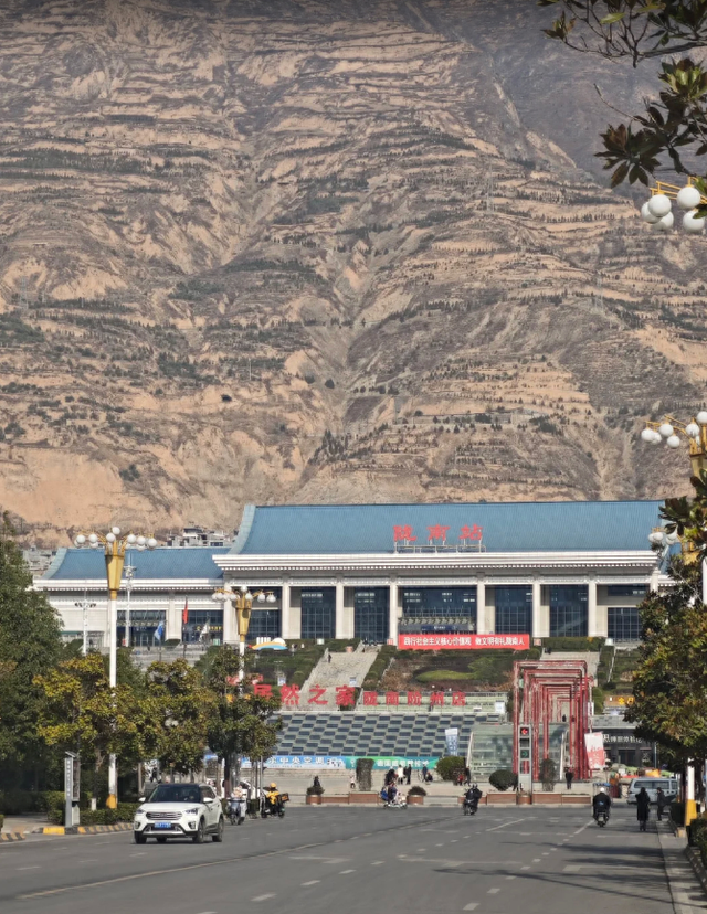 甘肃与四川陕西交界处有座城，被称为“小江南”，去过的赞不绝口